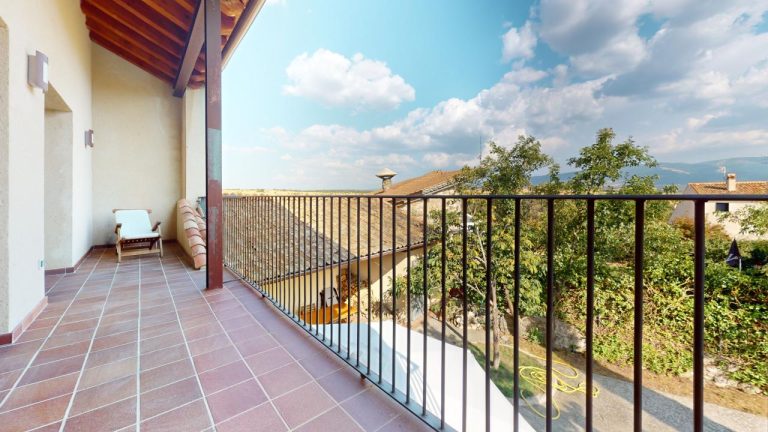 La-Vega-11-La-Cuesta-Balcony